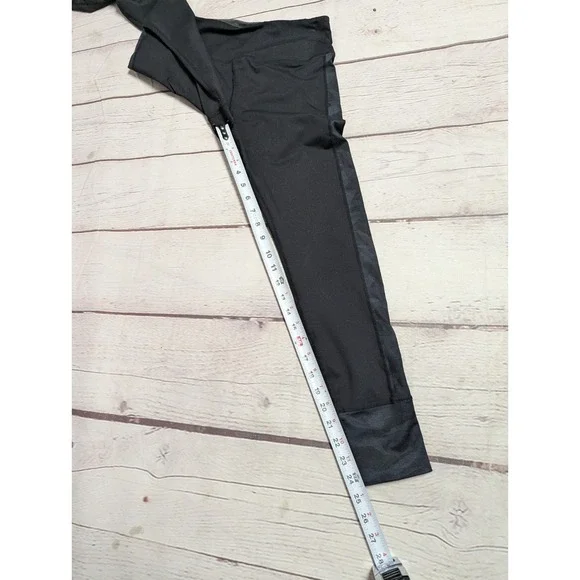 Vuori Leggings Womens Med Black With Camo Side Stripe Athletic Pants EUC 925 - Picture 6 of 7